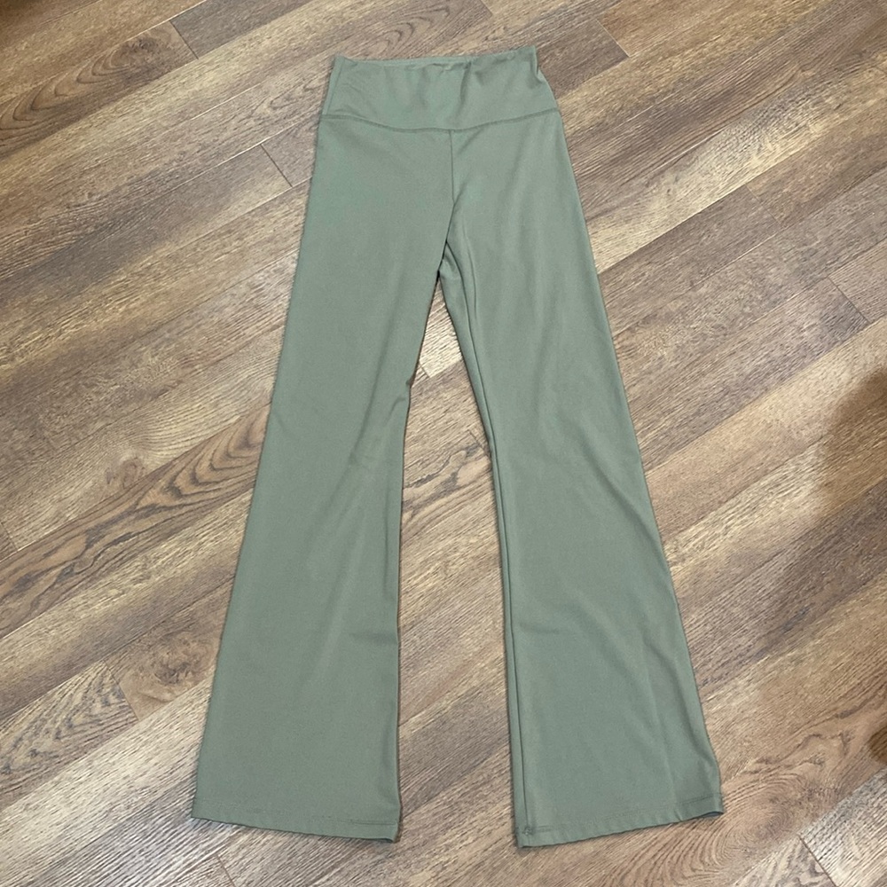 American Eagle Sage Green Flare Leggings
